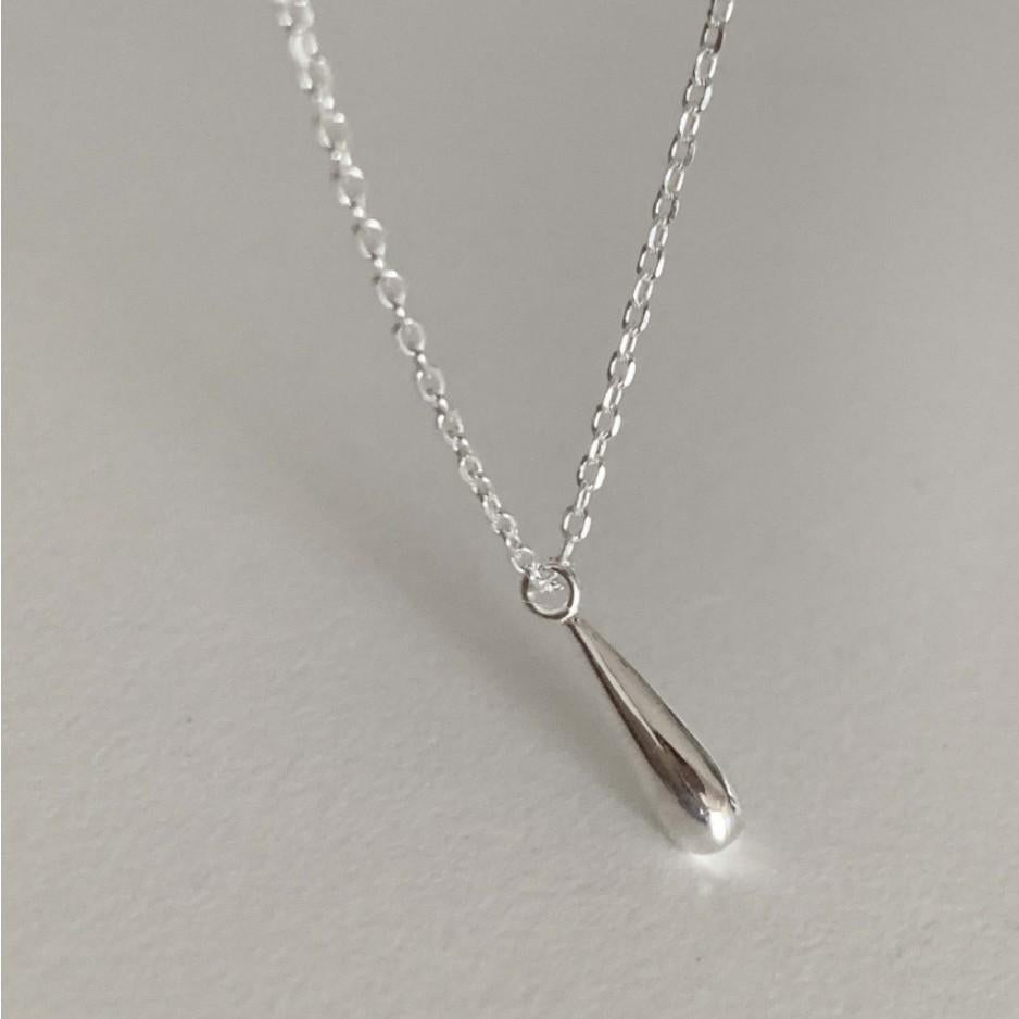 Minimalist Teardrop Pendant Necklace in 925 Sterling Silver for Women