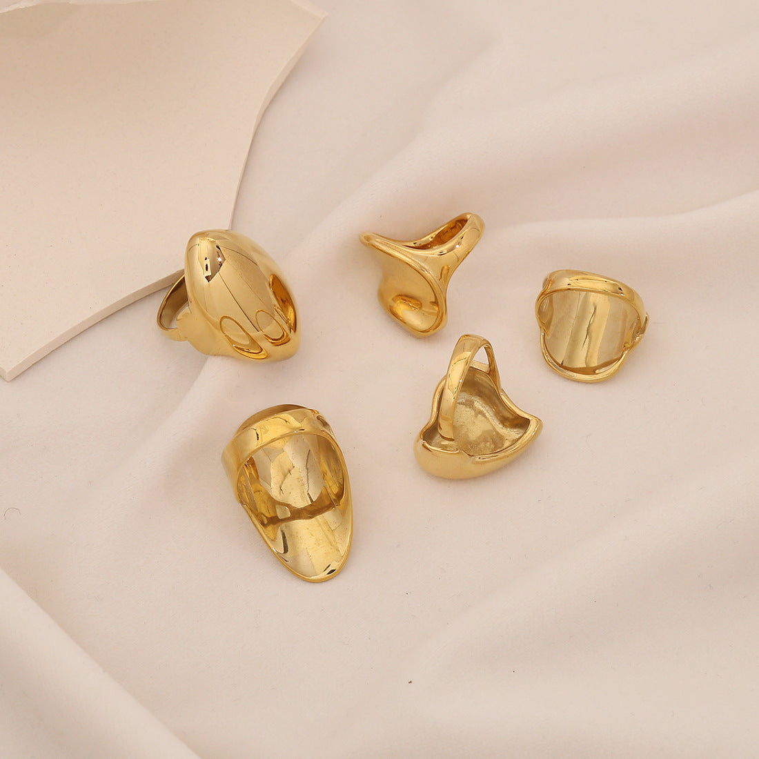 Anello regolabile da donna in acciaio inossidabile geometrico con placcatura in acciaio al titanio e design angolare triangolare e quadrilatero