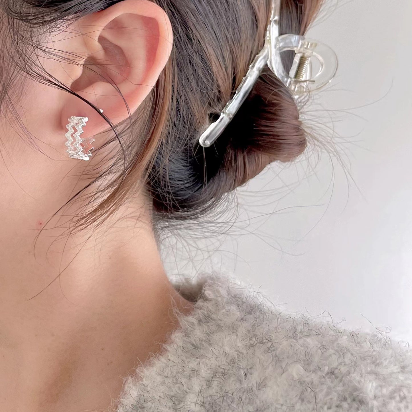 Minimalist Water-Drop-Shaped 925 Sterling Silver Earrings with Pearl Inlay for Women