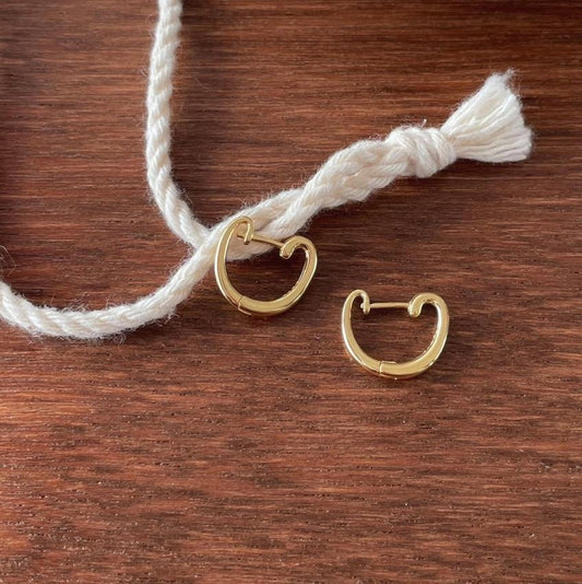Pendientes minimalistas de óvalo para mujer de plata de ley 925 con incrustaciones de perlas