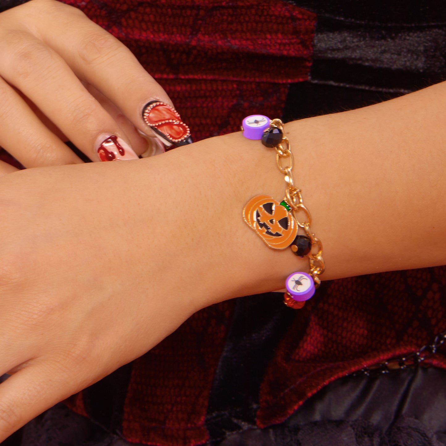 Pulsera de aleación con esqueleto, fantasma y calabaza de Halloween "Sweet-Edgy" con detalles de diamantes de imitación y acabado chapado