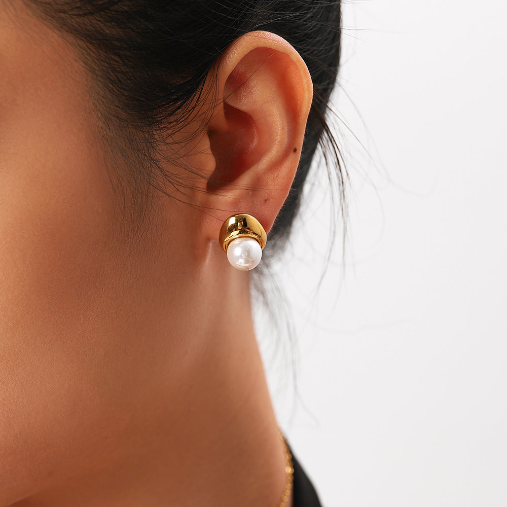 Elegant French Palace Style Water-Drop Shaped Earrings for Women Made of Stainless Steel with 18K Gold Plating and High-Gloss Pearl Accents