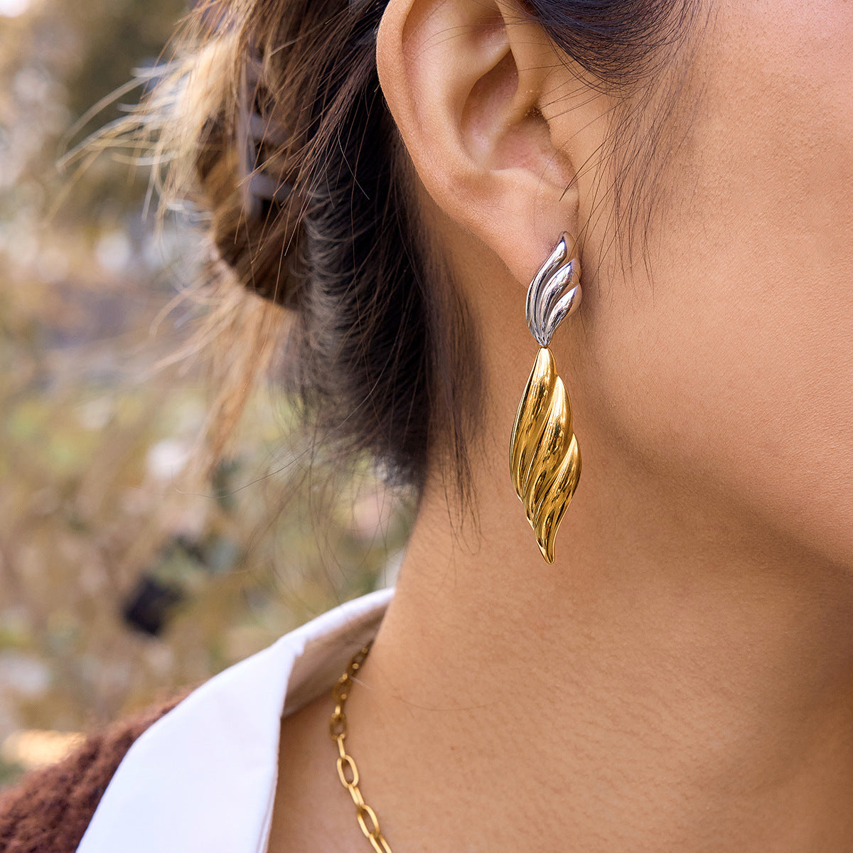 Pendientes Minimalistas de Acero Inoxidable con Forma de Ala y Chapado de Oro al Vacío PVD para Mujer