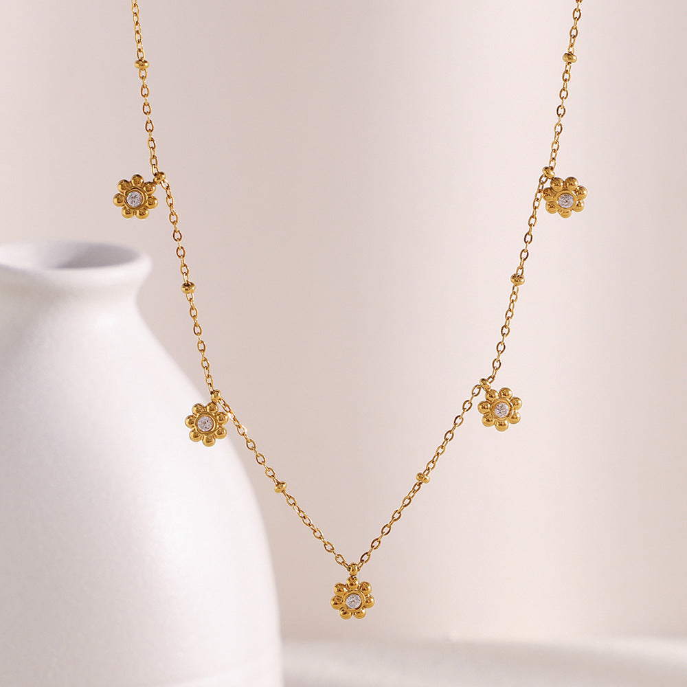 Vintage Floral Pendant Necklace for Women Made of Stainless Steel with 18K Gold Plating and Zircon Accents