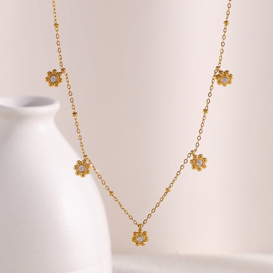 Vintage Floral Pendant Necklace for Women Made of Stainless Steel with 18K Gold Plating and Zircon Accents