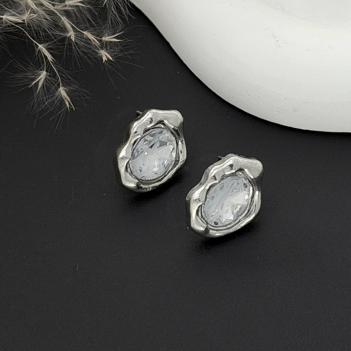 Elegant Oval Rhinestone Inlaid Zinc Alloy Earrings for Women