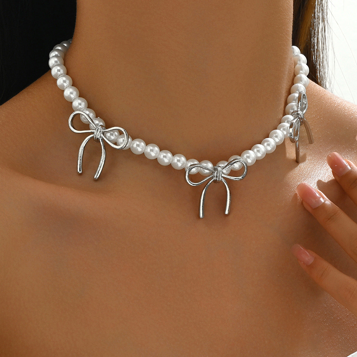 Collar de Moda con Lazo y Colgante Geométrico para Mujer en Aleación con Ensartado de Perlas, Cadena de Clavícula Minimalista