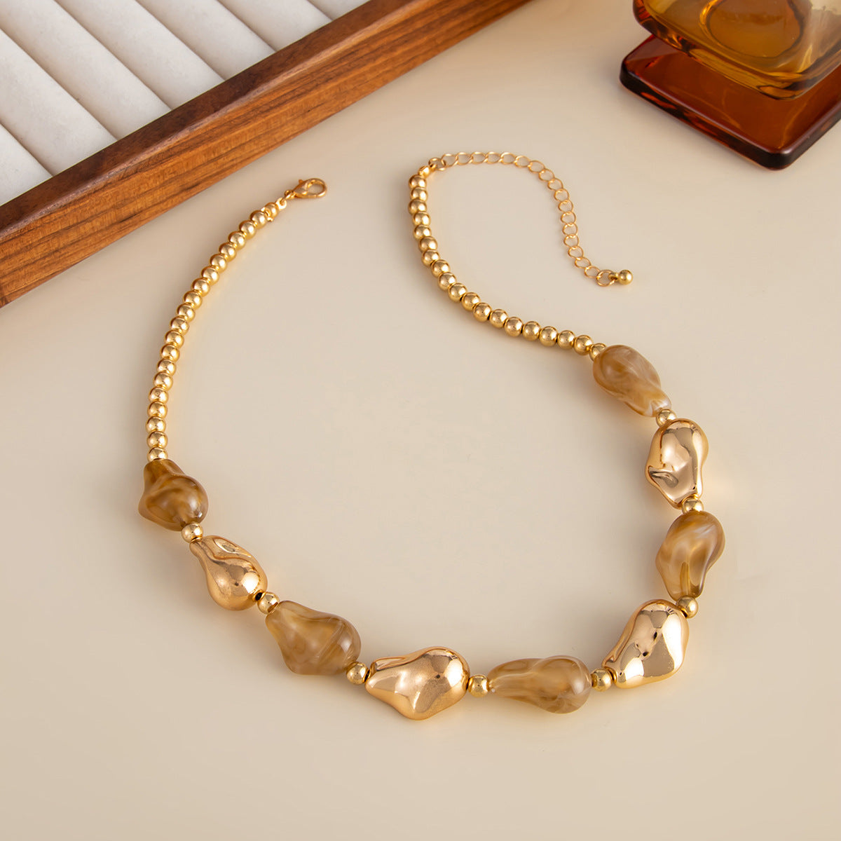 Sweet Vintage Geometric Oval Resin Necklace for Women