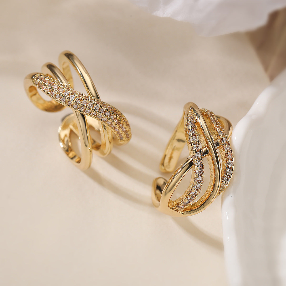 Minimalist Geometric Hollow-Out Open Ring for Women in Brass with 18K Gold Plating and Zircon Inlay