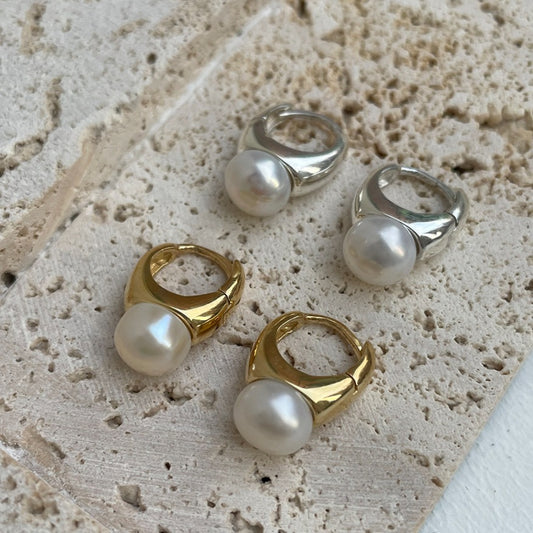Orecchini a Cerchio Minimalisti da Donna Placcati Oro in Argento Sterling 925 con Perle d'Acqua Dolce Rotonde Geometriche