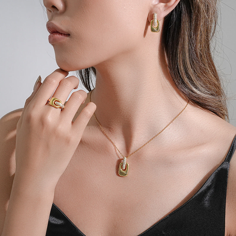 Luxury Minimalist Circular Geometric Titanium Steel Necklace Set with Rhinestone Inlay and O-Chain for Women
