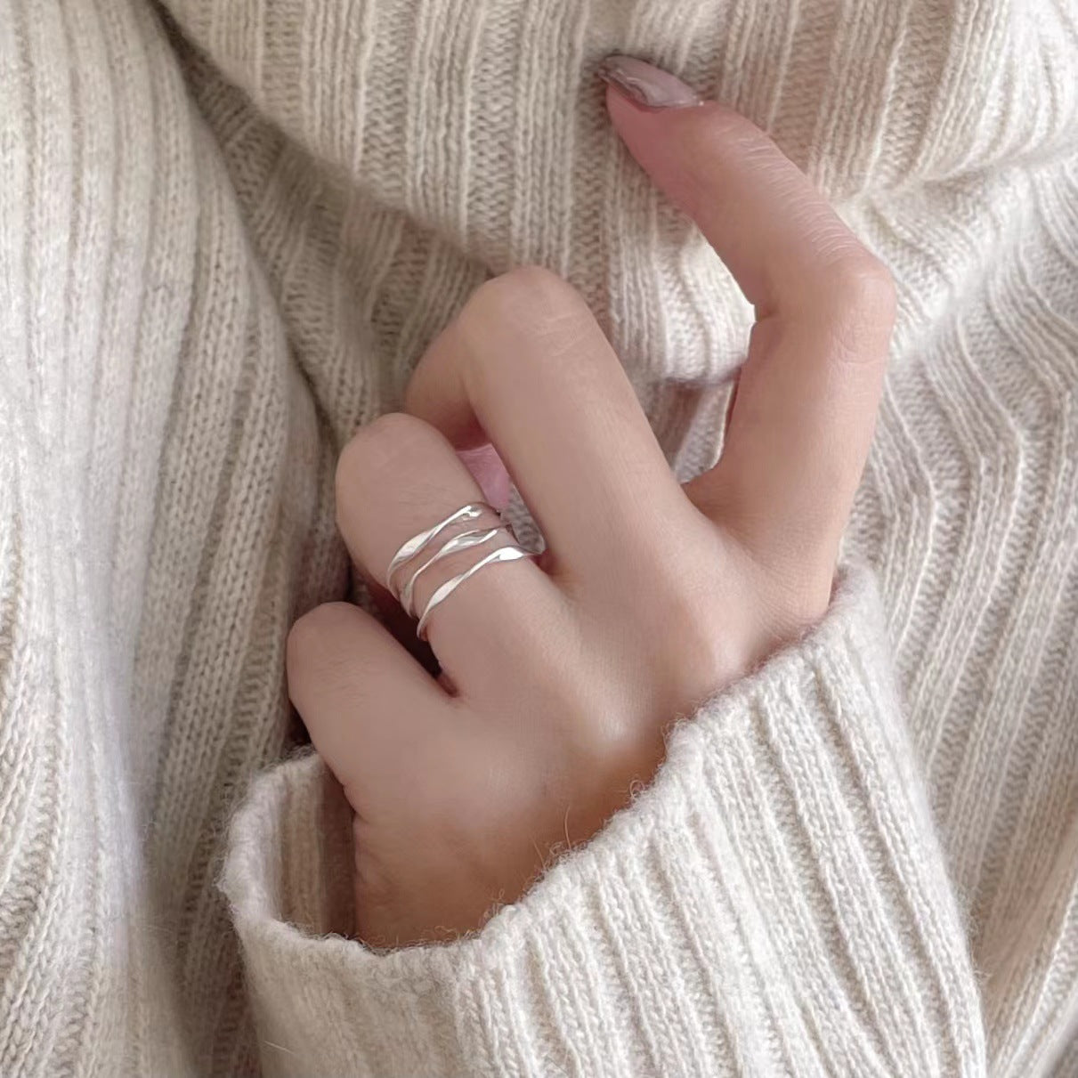 Minimalist Cross-Line Hollow Heart-Shaped 925 Sterling Silver Ring for Women with Knot Accent