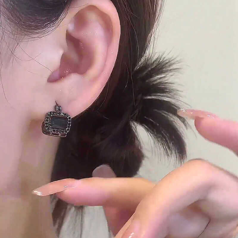 Pendientes Geométricos Cuadrados con Incrustaciones de Pedrería Estilo Oscuro para Mujer con Base de Cobre Chapado y Postes de Acero Inoxidable, Joyería Chic Minimalista de Moda para la Oreja