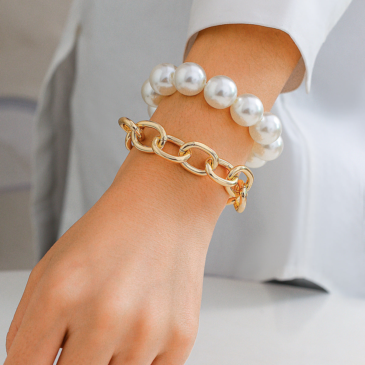 Bracciale geometrico Ins Style da donna con perline e finitura placcata e perle di imitazione