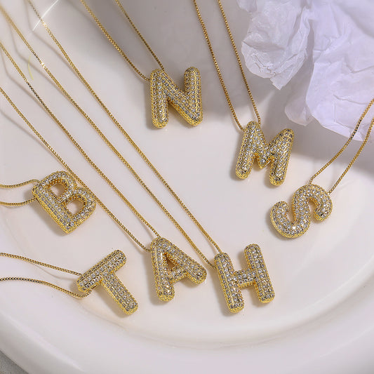 Collar minimalista con colgante de letra geométrica para mujer con incrustaciones de circonio en cobre