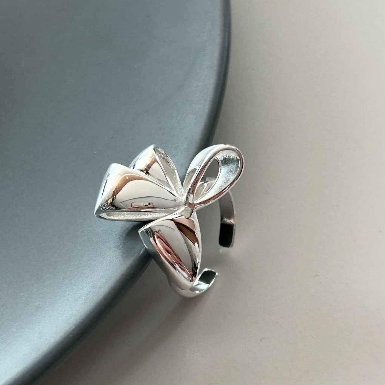 Minimalist Bowknot Heart-Shaped S925 Sterling Silver Ring with Plated Finish for Women