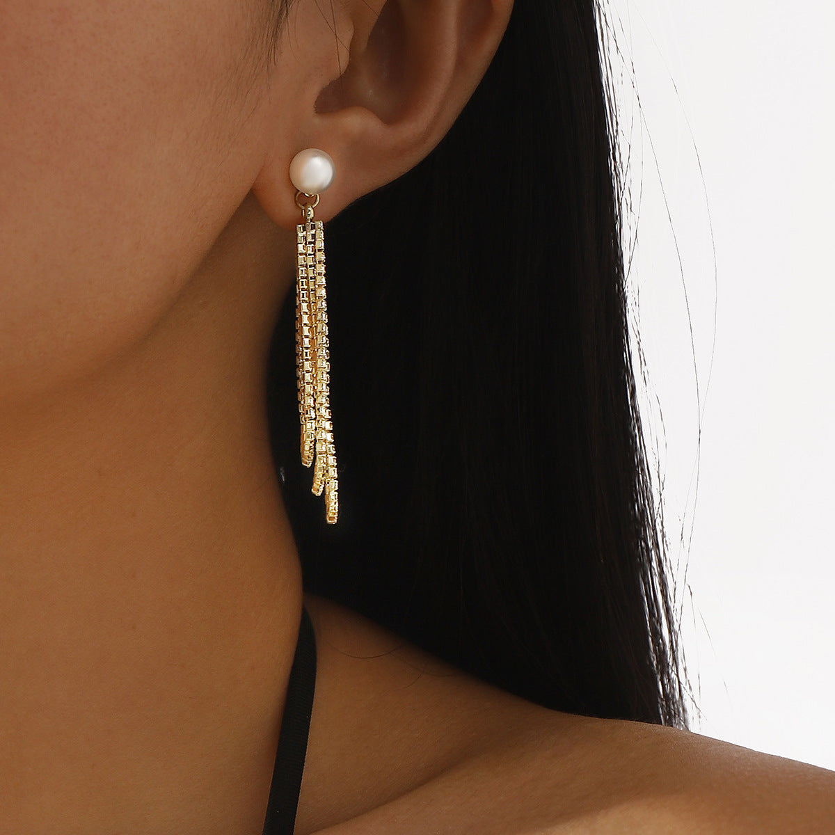 Pendientes de borla en forma de lágrima de estilo chic para mujer con base de aleación, incrustaciones de pedrería y detalles de perlas de imitación