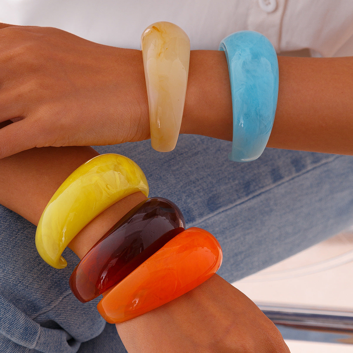 Pulsera geométrica de acrílico asimétrica atrevida con acabado pulido para mujer
