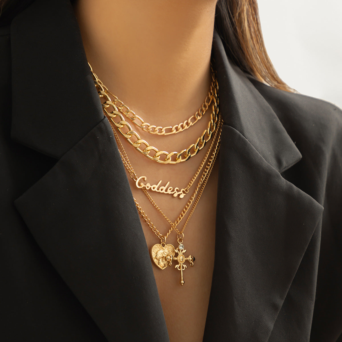 Collana a Pendente con Lettera in Stile Retrò Chic, con Motivi a Croce e Cuore, in Lega con Finitura Galvanizzata, da Donna