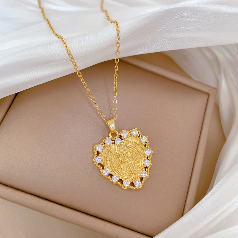 Collana Minimalista a Cuore in Acciaio al Titanio con Intarsio Completo di Strass per Donna, Delicata Catena alla Clavicola