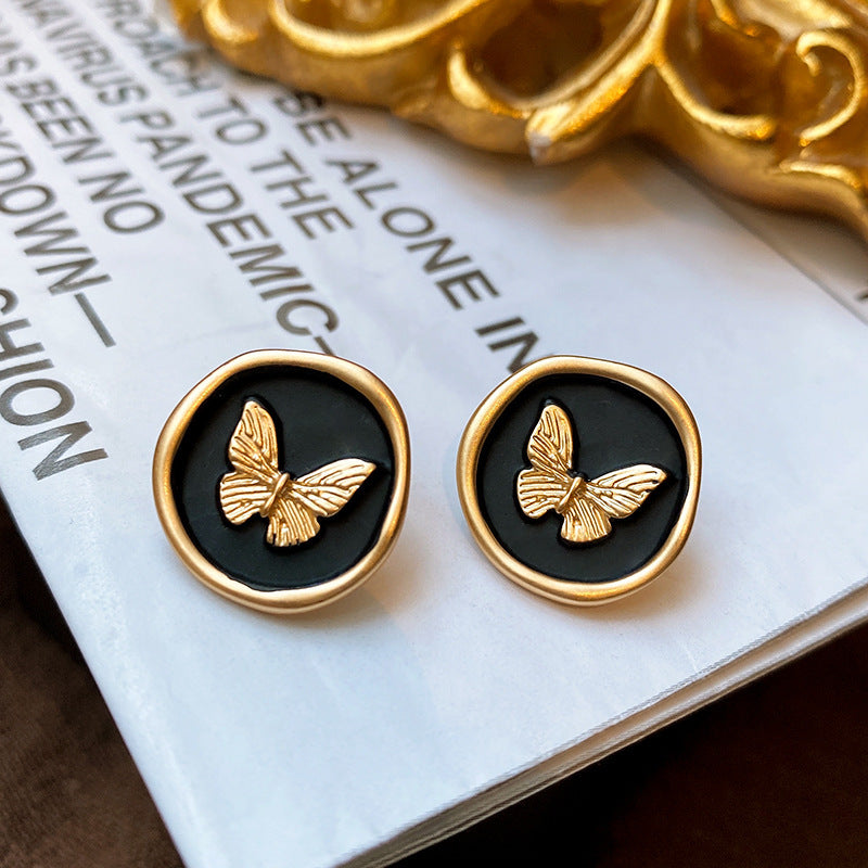 Luxury Style Heart-Shaped Enamel Gold-Plated Silver Needle Earrings for Women with Minimalist Black Accent