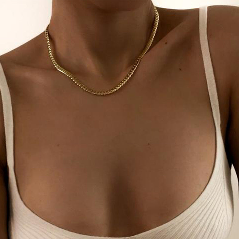 Collar Chapado en Acero de Titanio con Forma de U Estilo Punk para Unisex con Estética Minimalista de Tono Frío