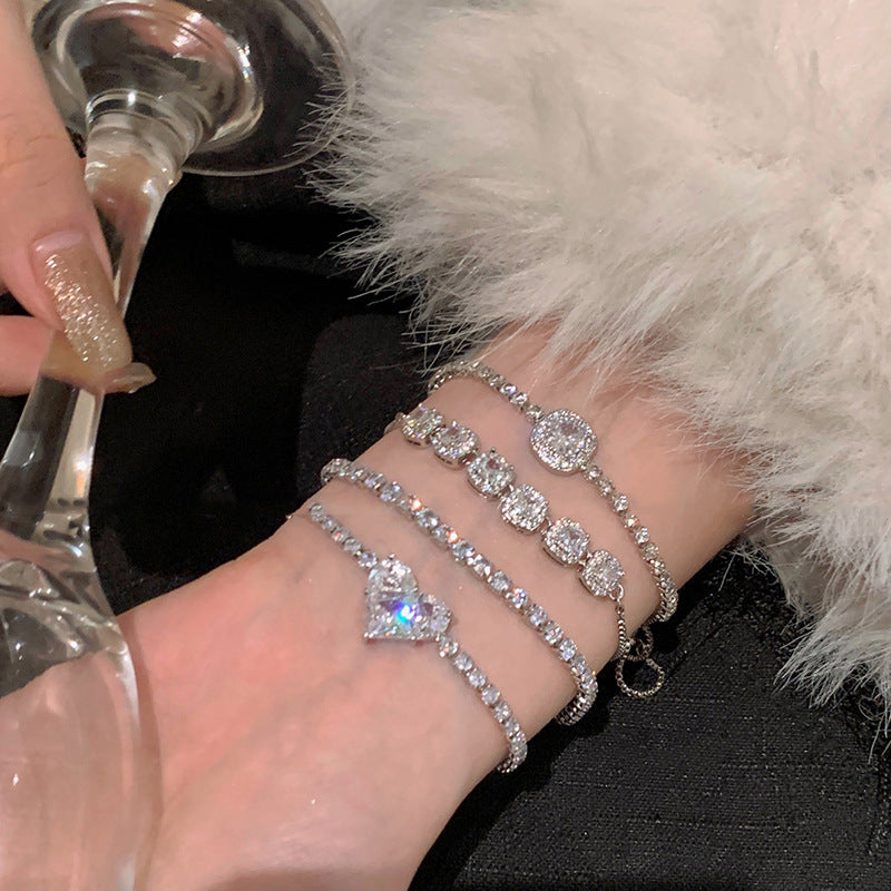 Fashionable Adjustable Square Heart-Shaped Glass Beaded Bracelet with Zircon Inlay for Women, Luxury Minimalist Hand Jewelry