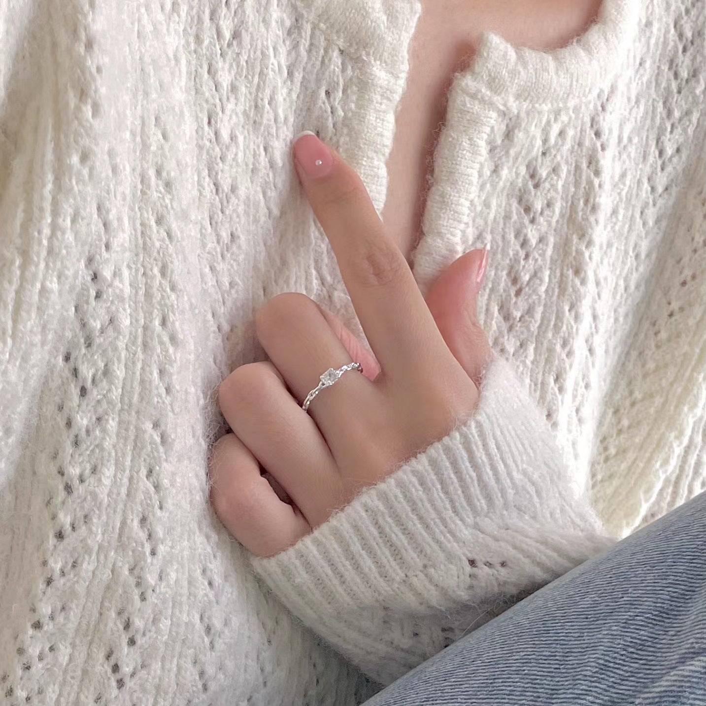 Anello da donna minimalista dolce in argento sterling 925 con zirconi cubici e motivo a catena