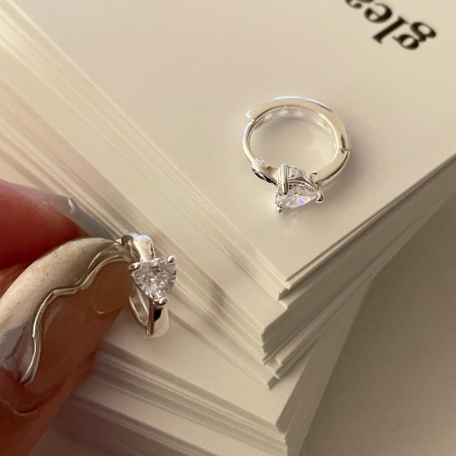 Minimalist Star-Shaped S925 Sterling Silver Hoop Earrings with Cubic Zirconia Inlay