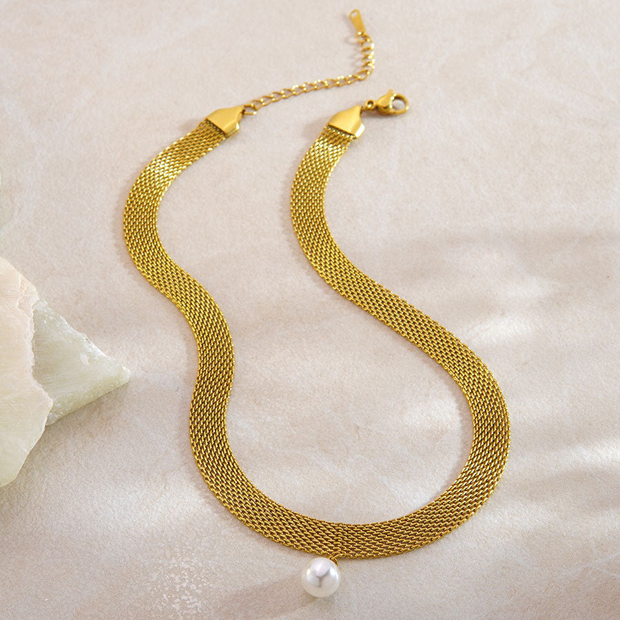 Vintage Luxury Geometric Round Stainless Steel Plated Pearl Necklace for Women and Men