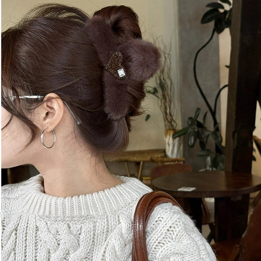 Luxury-Style Velvet and Acrylic Heart-Shaped Hair Claw for Women, Retro Fall Winter Everyday Accessory