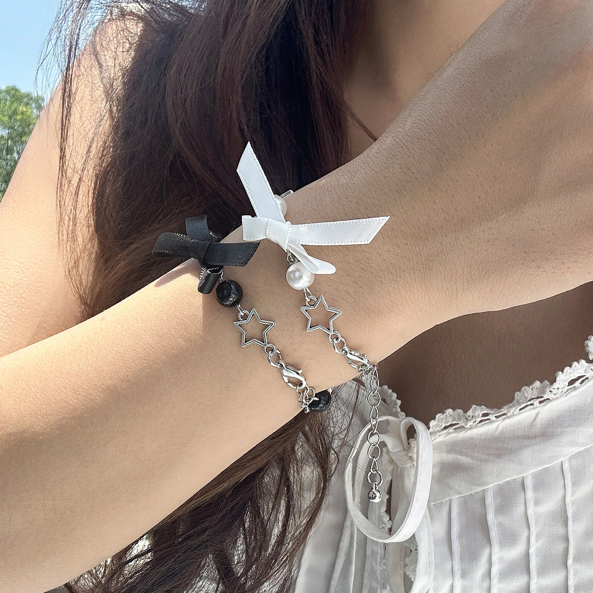 Pulsera minimalista dulce con mariposa, lazo, borla, estrella y corazón para mujer con perla de imitación y acabado chapado