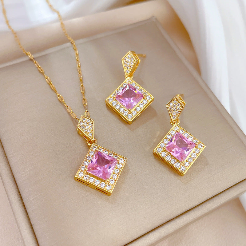 Parure di Orecchini e Collana in Rame Placcato con Zirconi Geometrici di Lusso