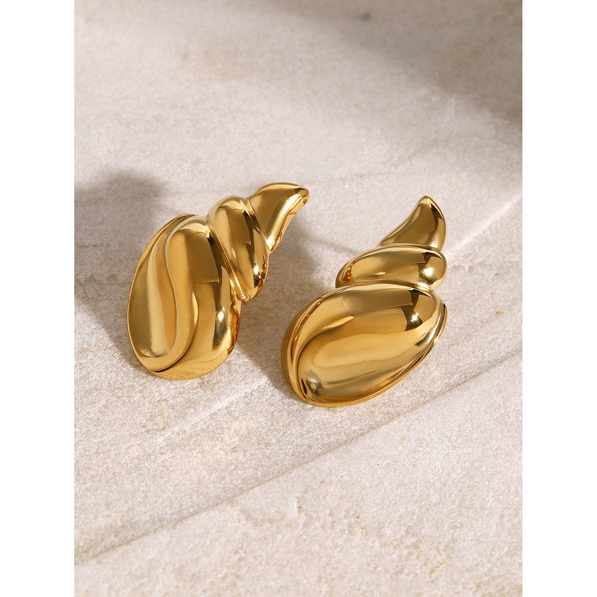 Luxury 18K Gold Plated Polished Conch Stainless Steel Earrings Asymmetric Design Unisex