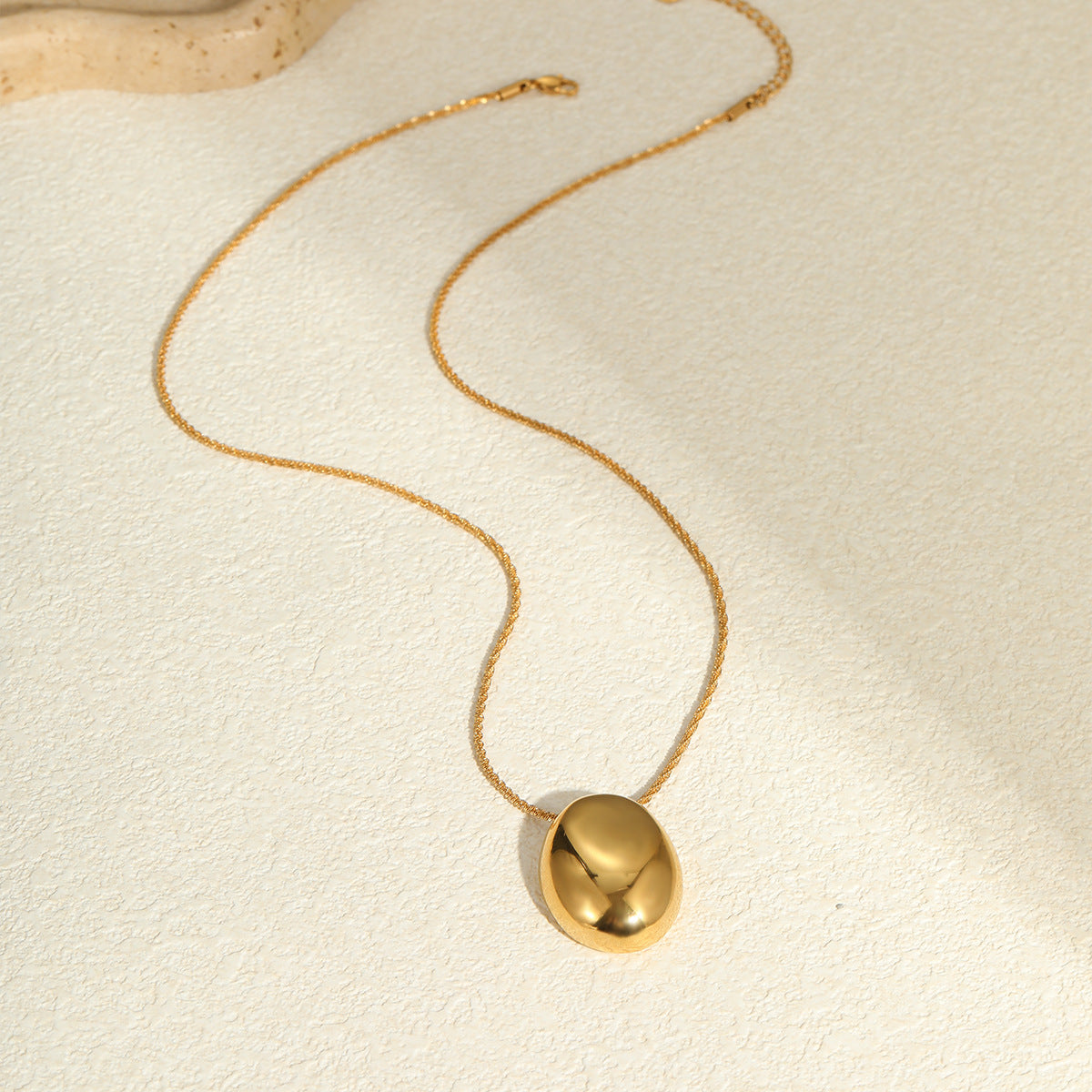 Collana con pendente geometrico alla moda da donna in acciaio inossidabile placcato oro 18 carati