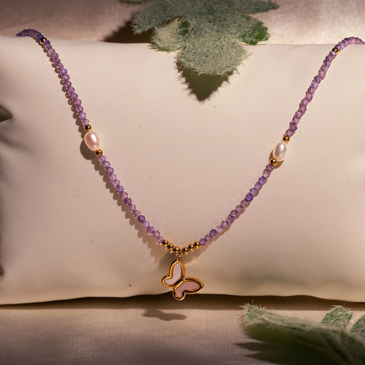 Collar con Colgante de Lazo y Pluma de Acero Inoxidable a la Moda con Piedra Natural Turquesa y Cuentas de Colores para Mujer