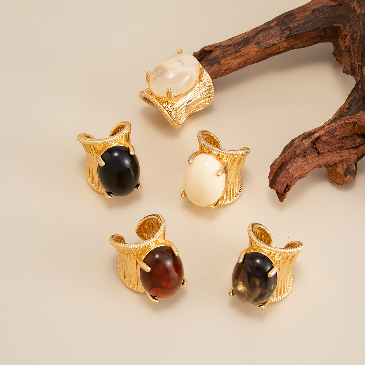 Anello da donna vintage hip-hop geometrico ovale placcato in lega con intarsio in resina