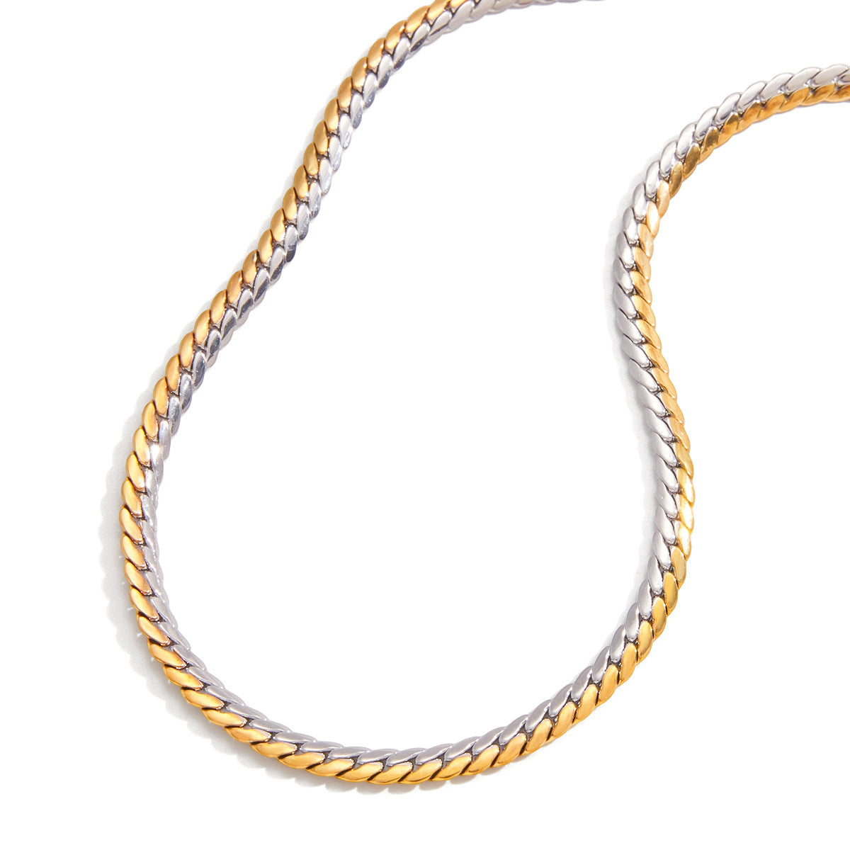 Collana Minimalista Geometrica in Acciaio al Titanio con Placcatura in Oro PVD Sottovuoto per Donna Catena a Clavicola in Acciaio Inossidabile