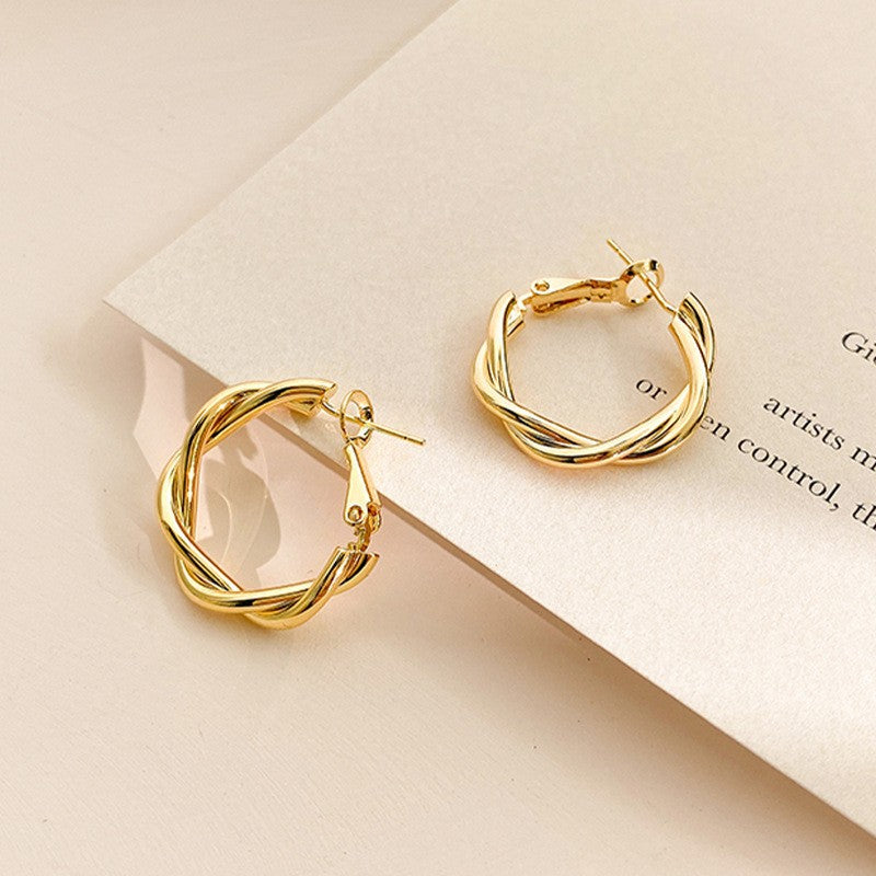 Orecchini a perno geometrici minimalisti in metallo con finitura placcata da donna, gioielli per l'orecchio lussuosi, alla moda e versatili per tutti i giorni