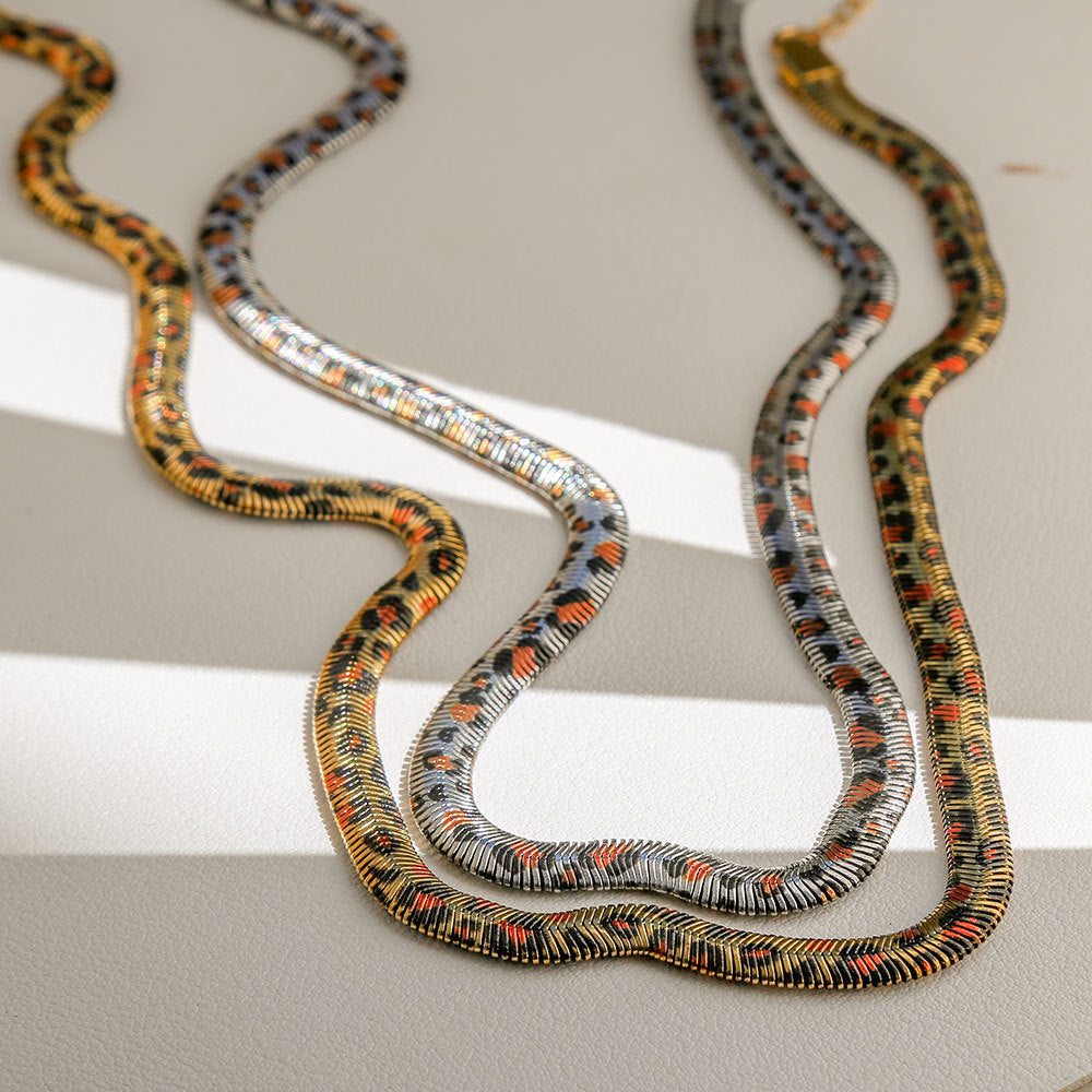 Collana Snake con Stampa Leopardata d'Ispirazione Vintage da Donna in Acciaio Inox 304 con Finitura Placcata