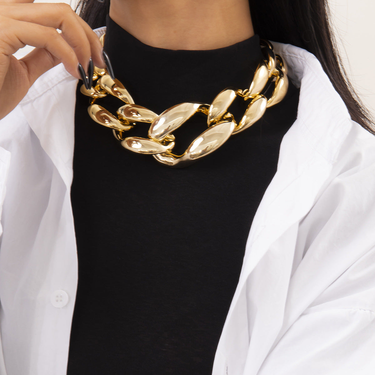 Collana Geometrica Punk Audace da Donna con Catena a Croce in Metallo