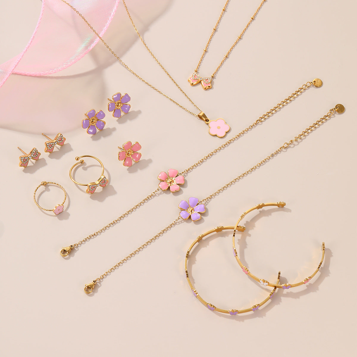 Conjunto de collar, pendientes y pulsera de acero inoxidable esmaltado con diseño floral minimalista de corazón geométrico para mujer
