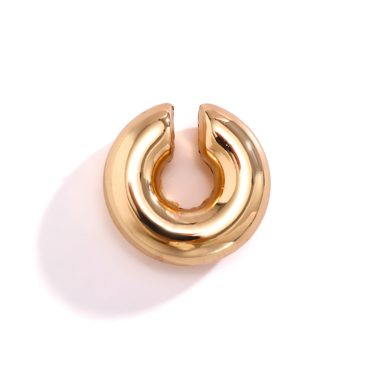 Orecchino a clip da donna in metallo galvanizzato lucidato a forma di C, geometrico e minimalista, senza piercing