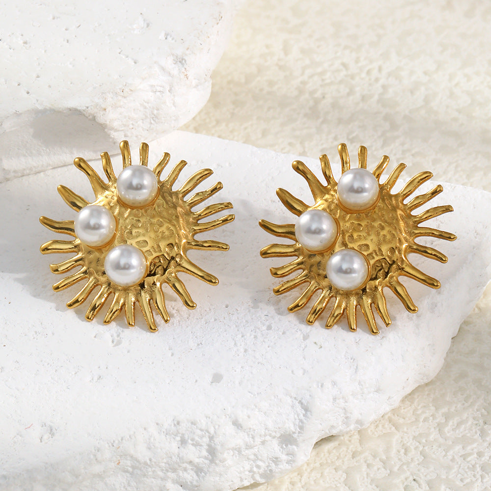 Vintage Old Money Style Geometric Stainless Steel 18K Gold Plated Pearl Sunburst Stud Earrings for Women