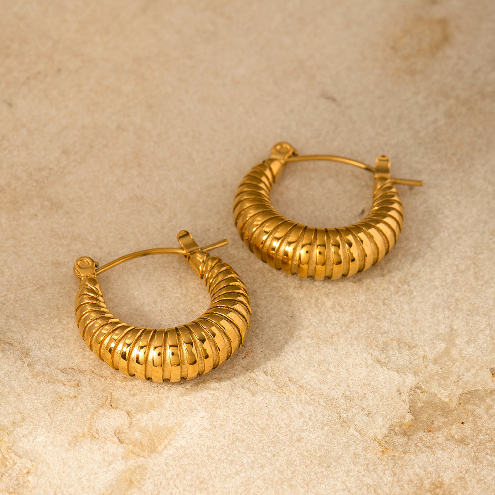 Pendientes de aro de acero inoxidable chapados en oro de 18 quilates con diseño geométrico minimalista para mujer