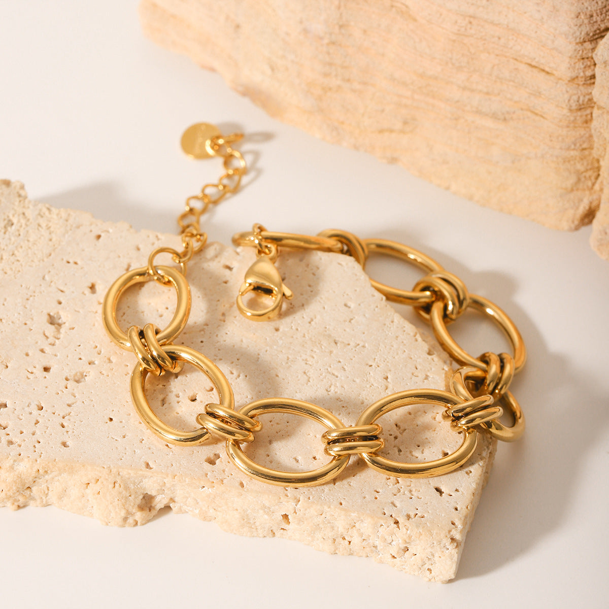 Bracciale a maglie a O geometrico minimalista in acciaio inossidabile placcato oro da donna