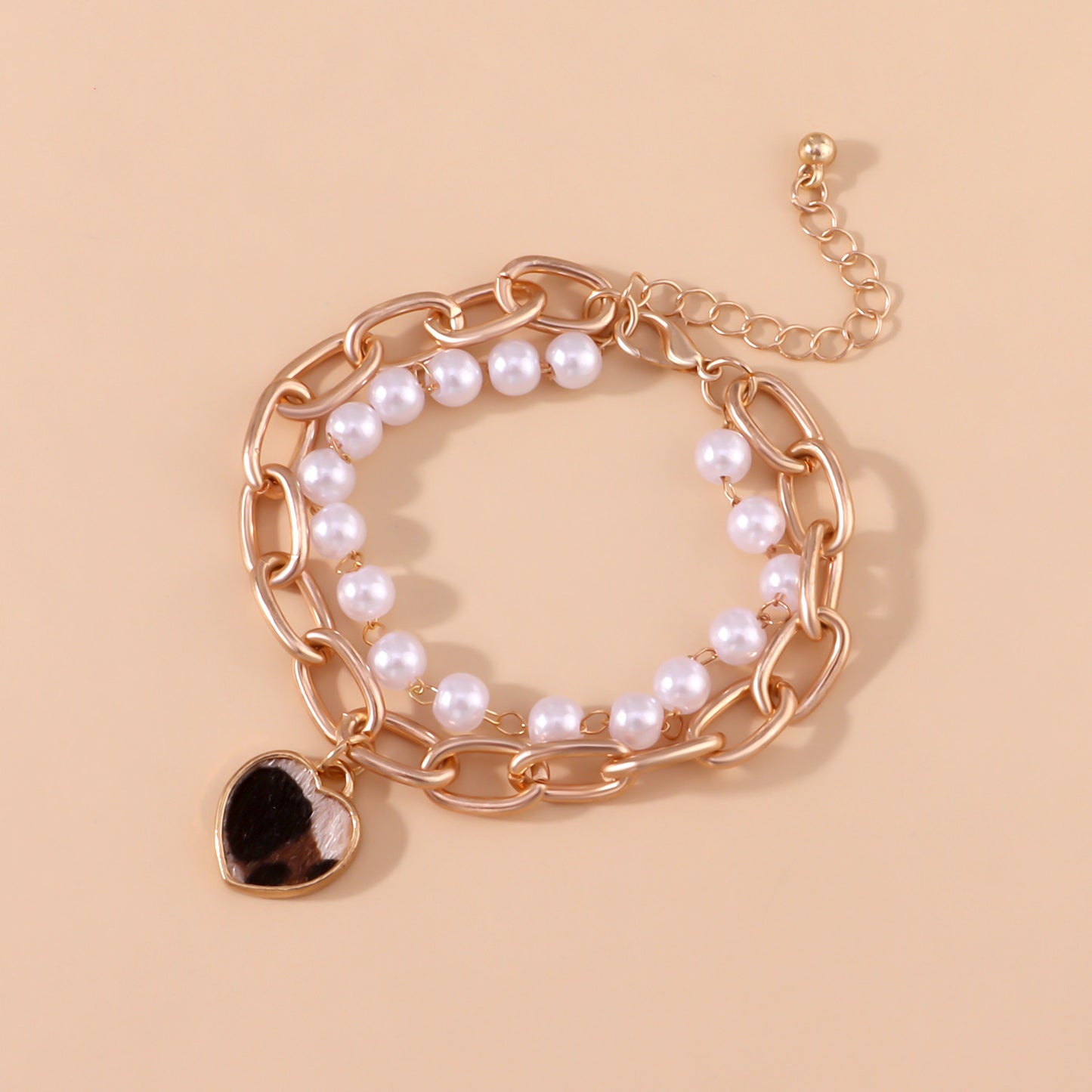 Fashion Casual Leopard Print Heart-Shaped Alloy Bracelet with Pearl-Embellished Chain for Women