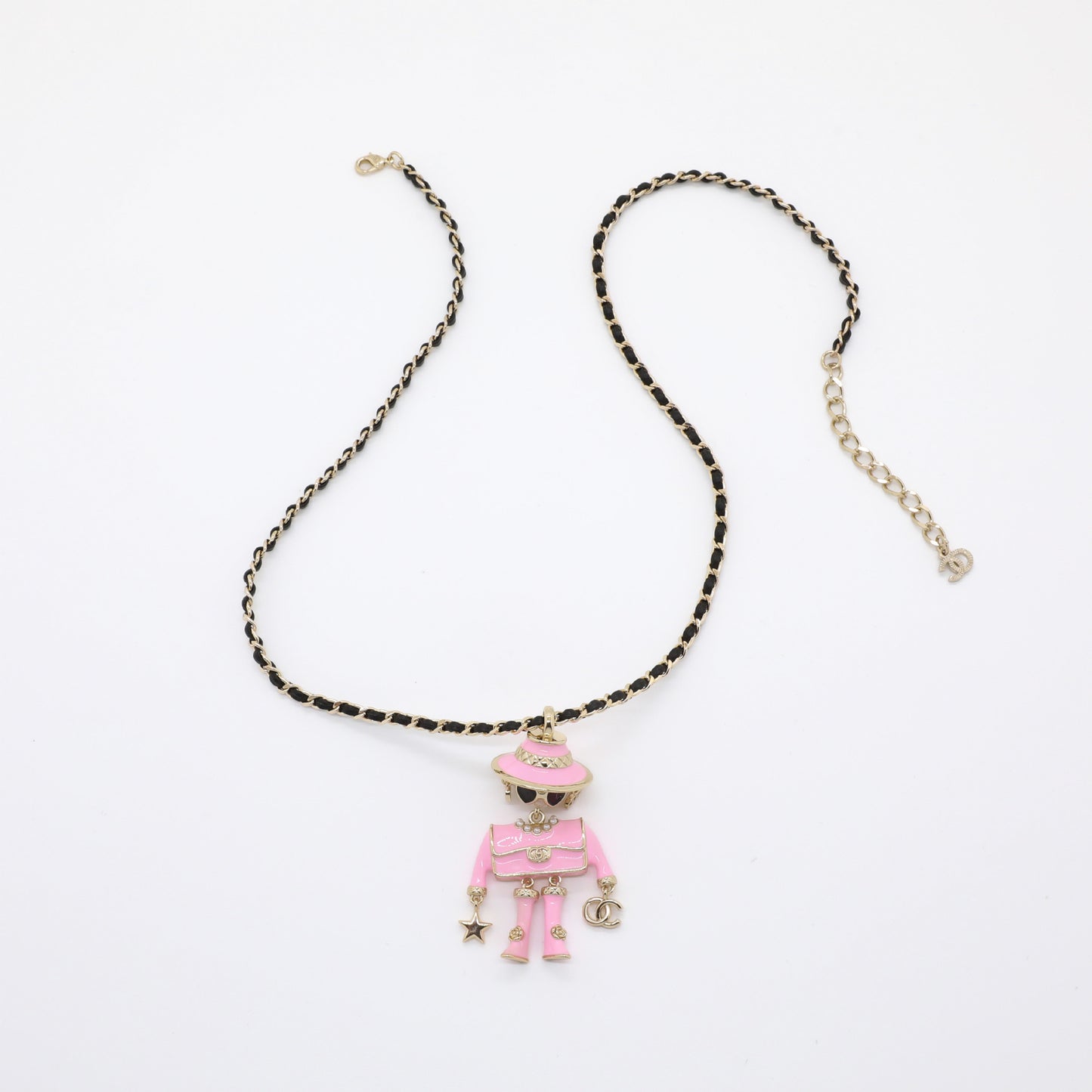 Collana con ciondolo a forma di robot a fumetti in ottone placcato oro di lusso con catena a sfera per donne