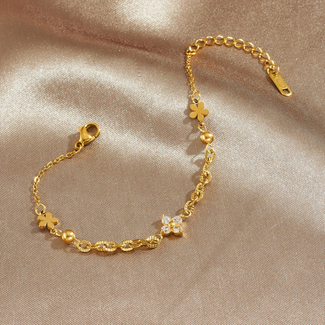 Minimalist Elegant Gold Plated Stainless Steel Rhinestone Floral Bracelet