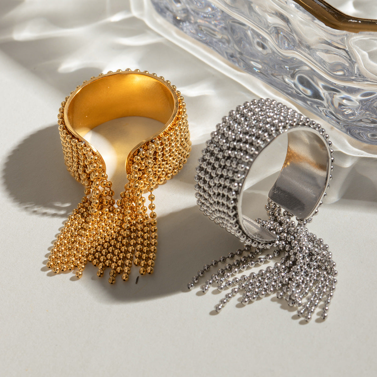 Anello in acciaio inossidabile a U stile vacanza con finitura placcata da donna